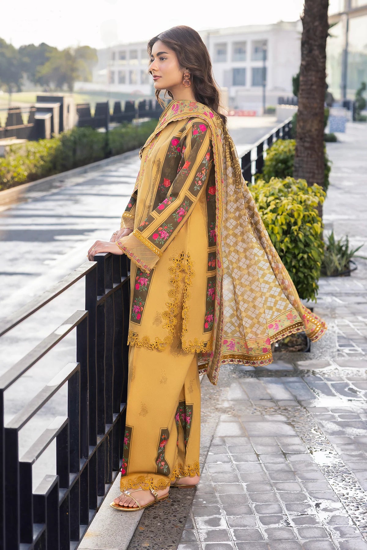 Earthy | 3-PC Embroidered Lawn
