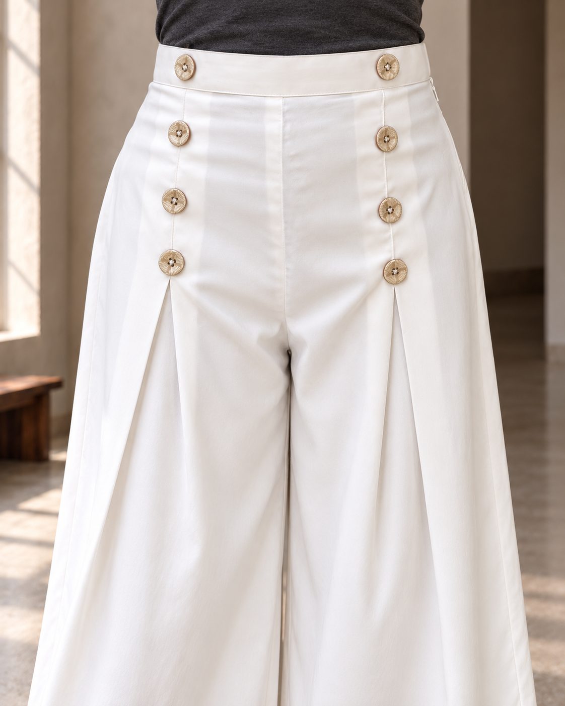 WHITE PLEATED TROUSER